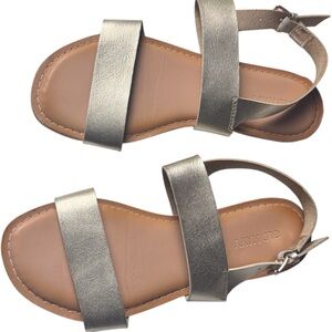 Old Navy Women's Double Strap  Buckle Ankle Low Heel Gold  Sandals Sz 6